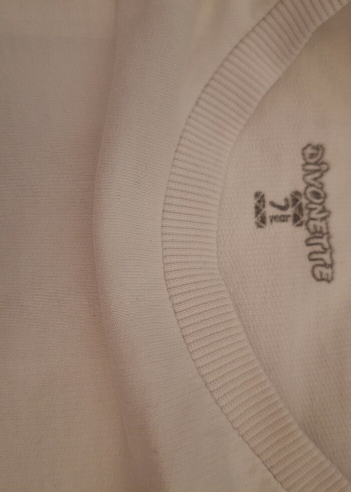 Erkek cocuk beyaz cepli uzun kollu tsort - Görsel 2