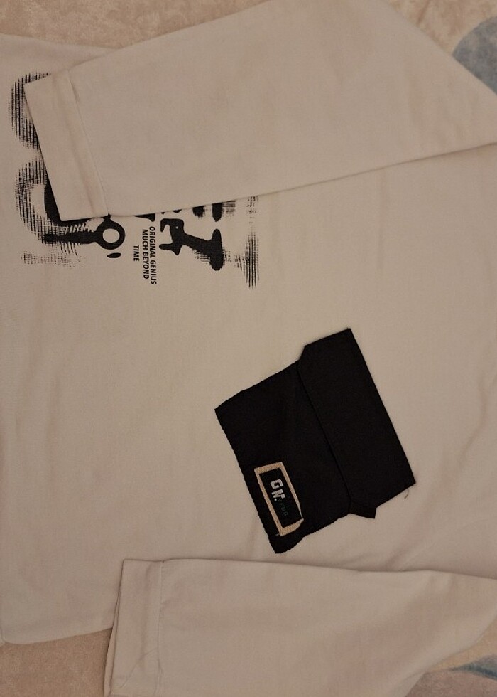 Erkek cocuk beyaz cepli uzun kollu tsort - Görsel 4