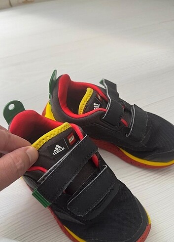26 Beden Adidas lego lisanslı cocuk spor ayakkabi- sneaker 26 numara