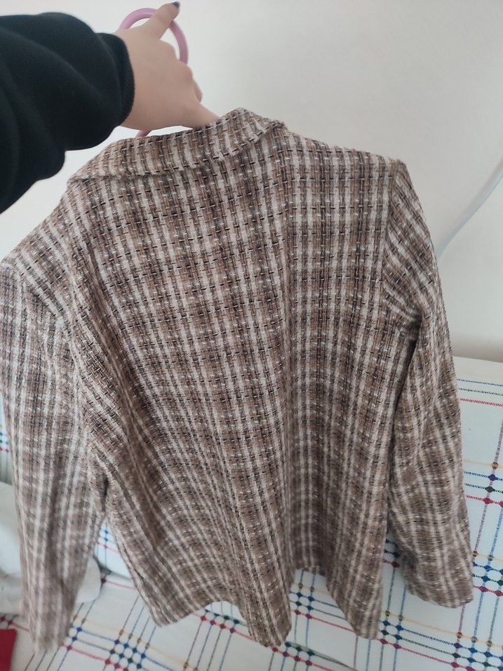 Düğmeli Uzun Kollu Kahverengi Kadın Gömlek - Görsel 3