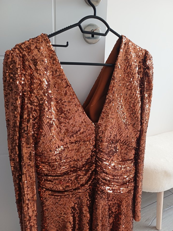 bakır rengi pul payetli uzun kollu kısa abiye - Görsel 5