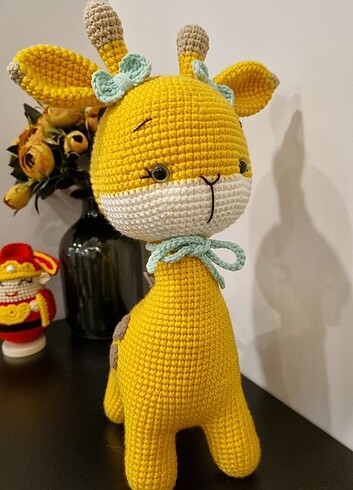 Amigurumi Yeşil Tokalı Sevimli Zürafa