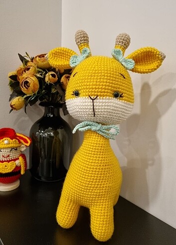 Beden Renk Amigurumi Yeşil Tokalı Sevimli Zürafa