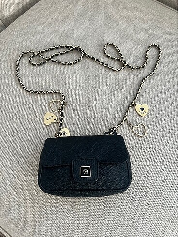 Vakko mini charmlı çanta