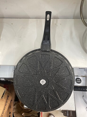 Taç 28 cm Taç Tava ve Döküm Kek Kalıbı Set