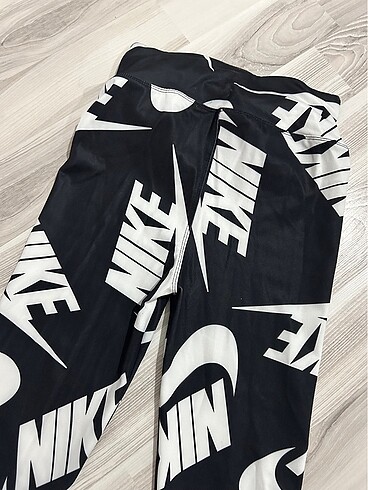 l Beden NIKE L BEDEN TAYT