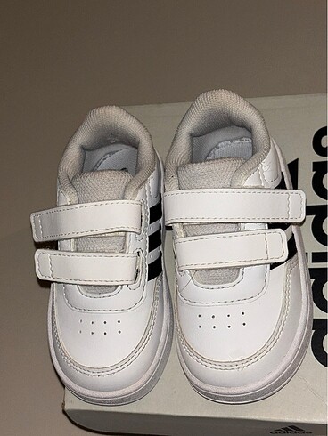 22 Beden Adidas bebek ayakkabı orijinal