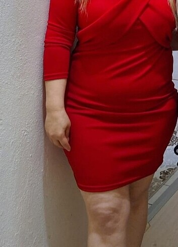 Kırmızı Elbise