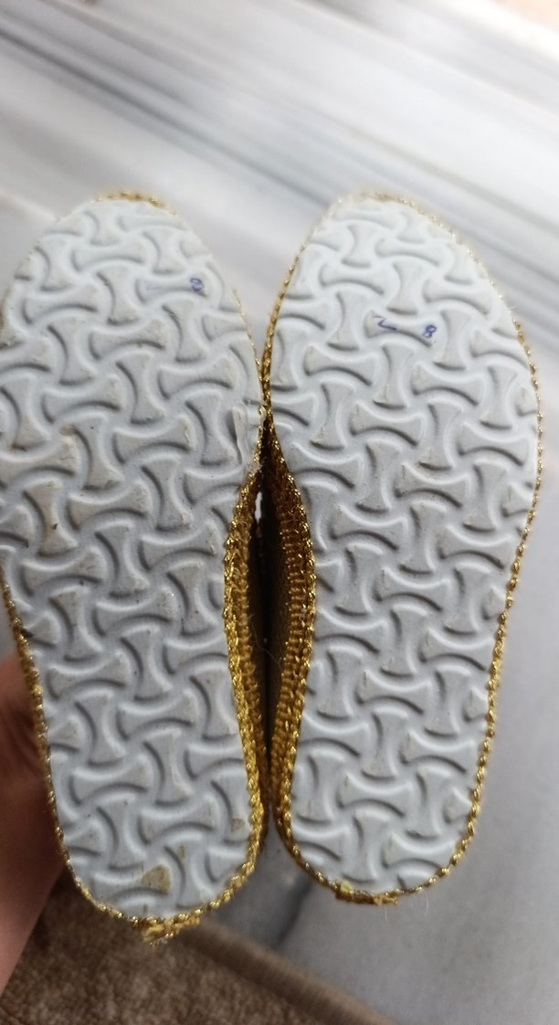 Altın Renkli Payetli Özel Ayakkabı - Görsel 3