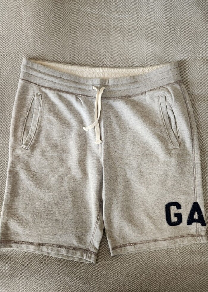 Yeni Orijinal GAP Erkek gri Logo Şort - Görsel 3