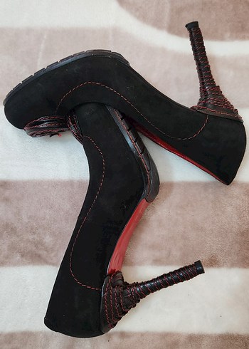 Siyah Süet Topuklu Kadın Ayakkabı. İtalya - Görsel 4