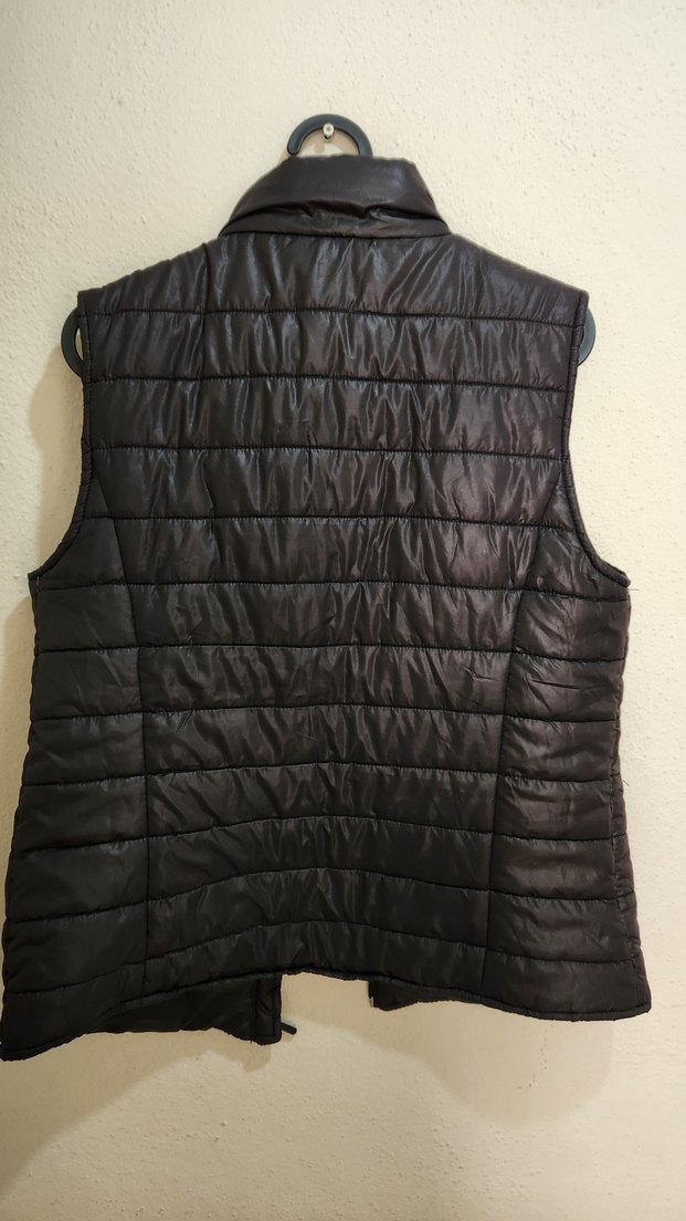 Siyah Fermuarlı Yüksek Yakalı Kadın Yelek - Görsel 2