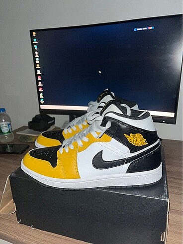 NİKE AİR JORDAN 1MİD