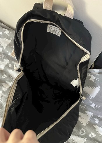Pull&Bear siyah sırt çantası - Görsel 4