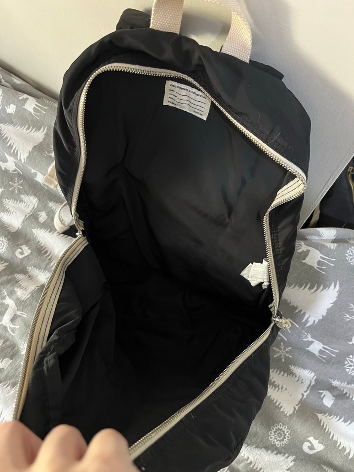 Pull&Bear siyah sırt çantası - Görsel 4