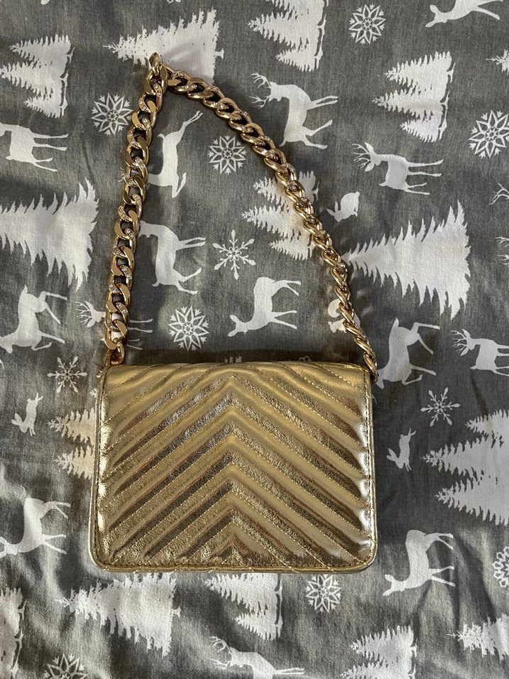 Bershka Zincir Detaylı Altın Kadın Deri Çanta - Görsel 4