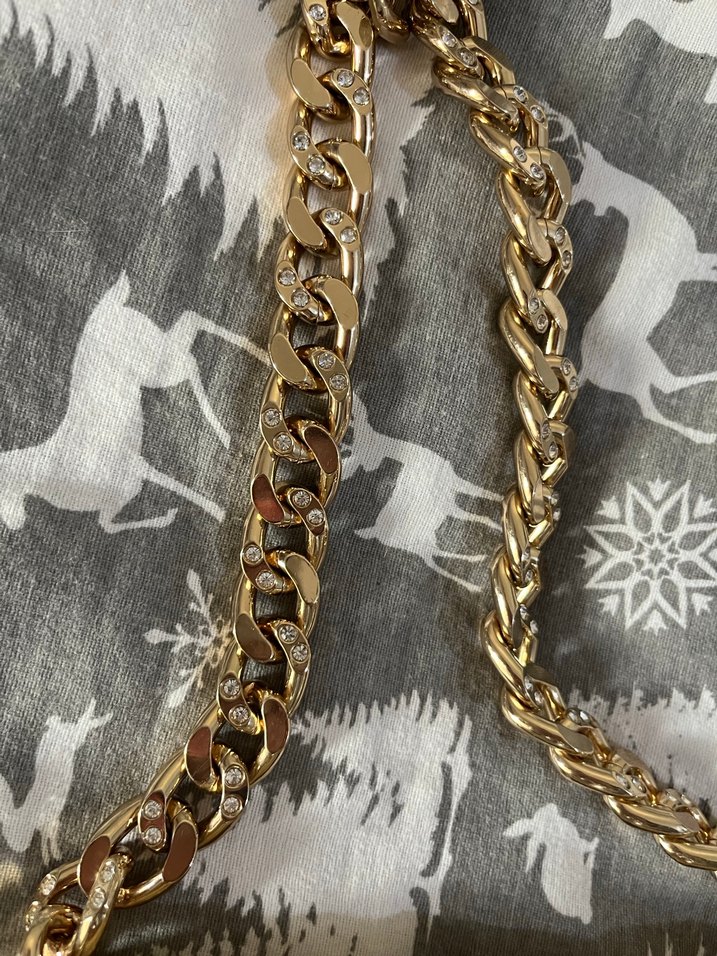 Bershka Zincir Detaylı Altın Kadın Deri Çanta - Görsel 3