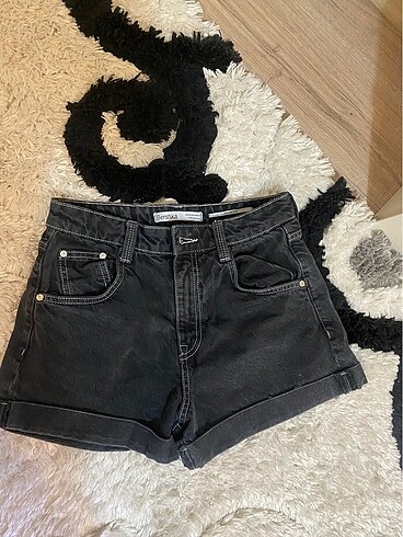 bershka siyah şort