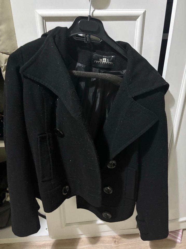 Siyah Kısa Kadın Kaban - Görsel 2