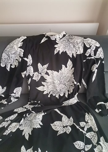 Uzun Siyah Çiçekli elbise - Görsel 3