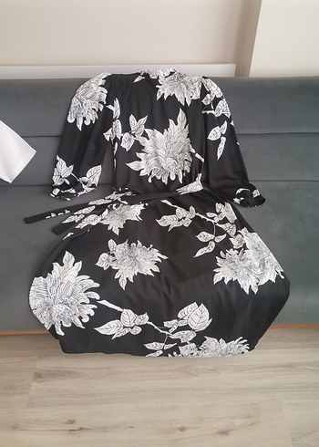 Uzun Siyah Çiçekli elbise - Görsel 2