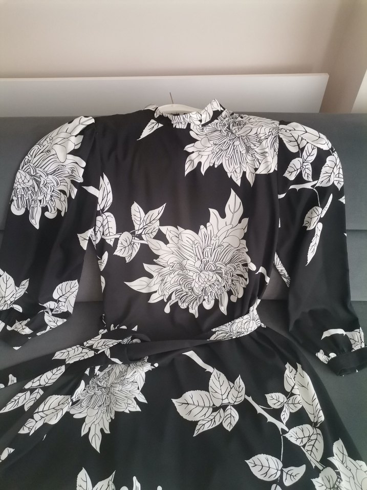 Uzun Siyah Çiçekli elbise - Görsel 3