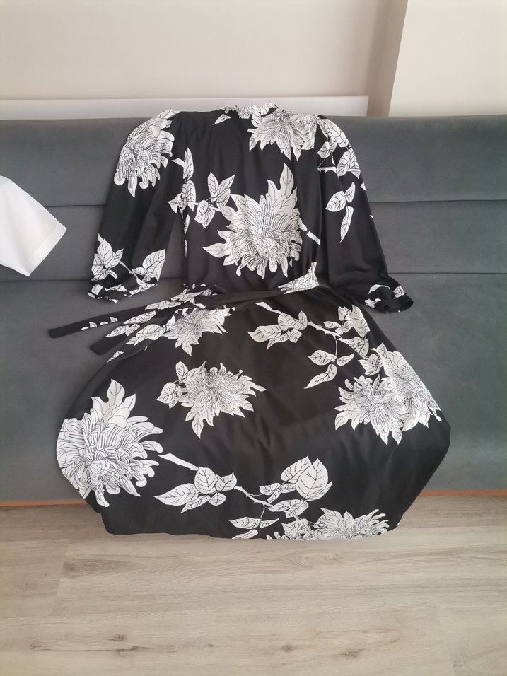 Uzun Siyah Çiçekli elbise - Görsel 2