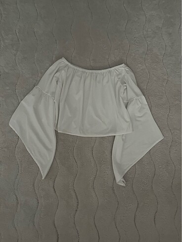 Madonna yaka crop bluz