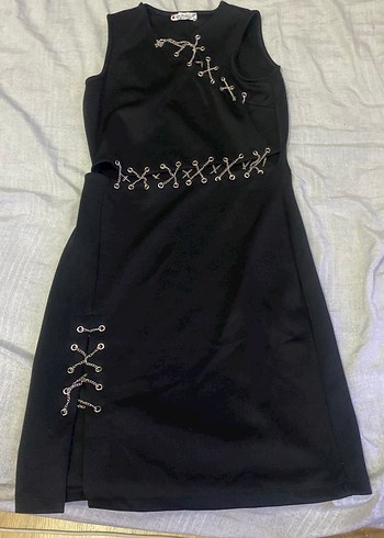 Zincir Detaylı Siyah Midi Gotik Elbise
