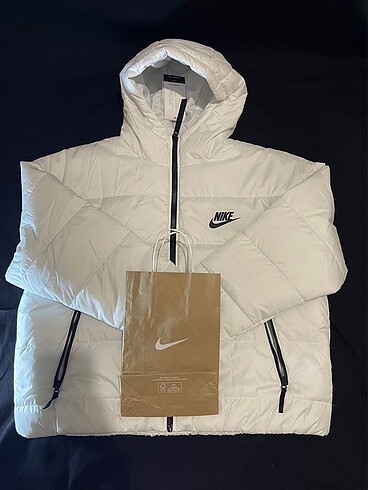 Nike Therma-FIT Kadın Mont