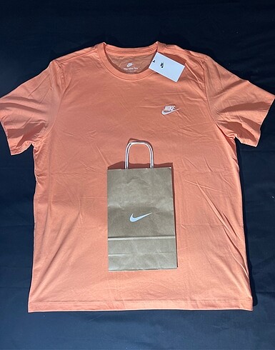Nike Sportswear Club Short-Sleeve Erkek Tişört