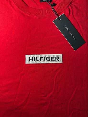l Beden Tommy Hilfiger Tişört