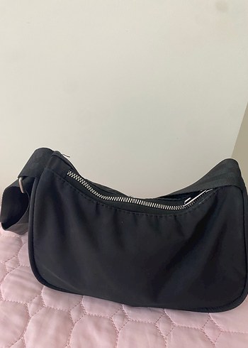 Siyah Fermuarlı Minimalist Kadın Çanta - Görsel 2