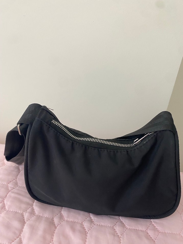 Siyah Fermuarlı Minimalist Kadın Çanta - Görsel 2