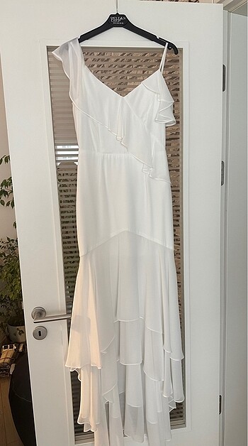 38 Beden Oleg Cassini nikah elbisesi