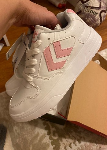 Beyaz Velcro Detaylı spor ayakkabı ortopediktir - Görsel 2