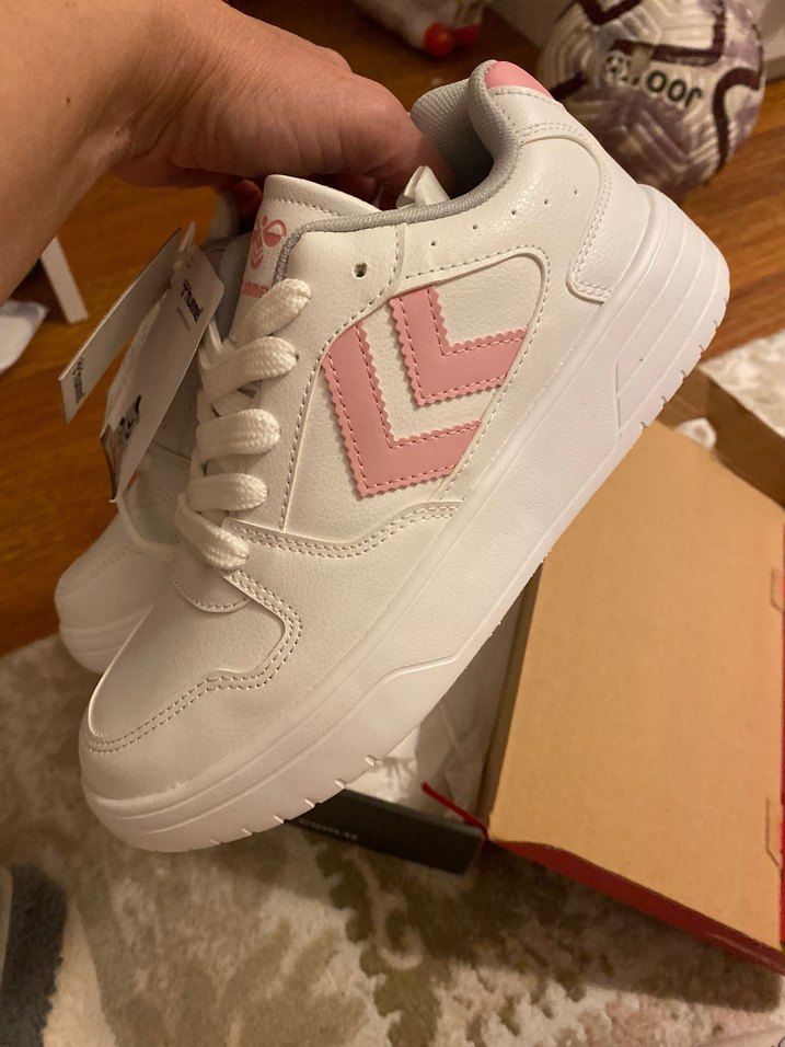 Beyaz Velcro Detaylı spor ayakkabı ortopediktir - Görsel 2