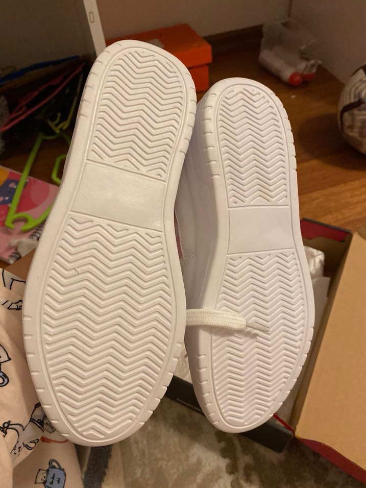 Beyaz Velcro Detaylı spor ayakkabı ortopediktir - Görsel 3