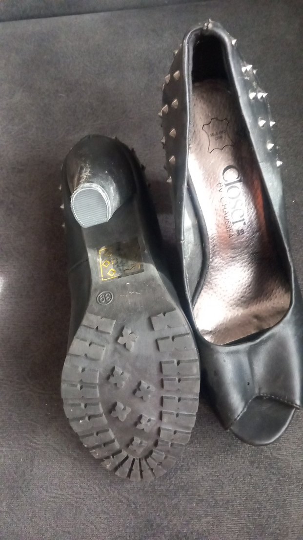 Siyah Parlak Deri Gotik Topuklu Ayakkabı - Görsel 3