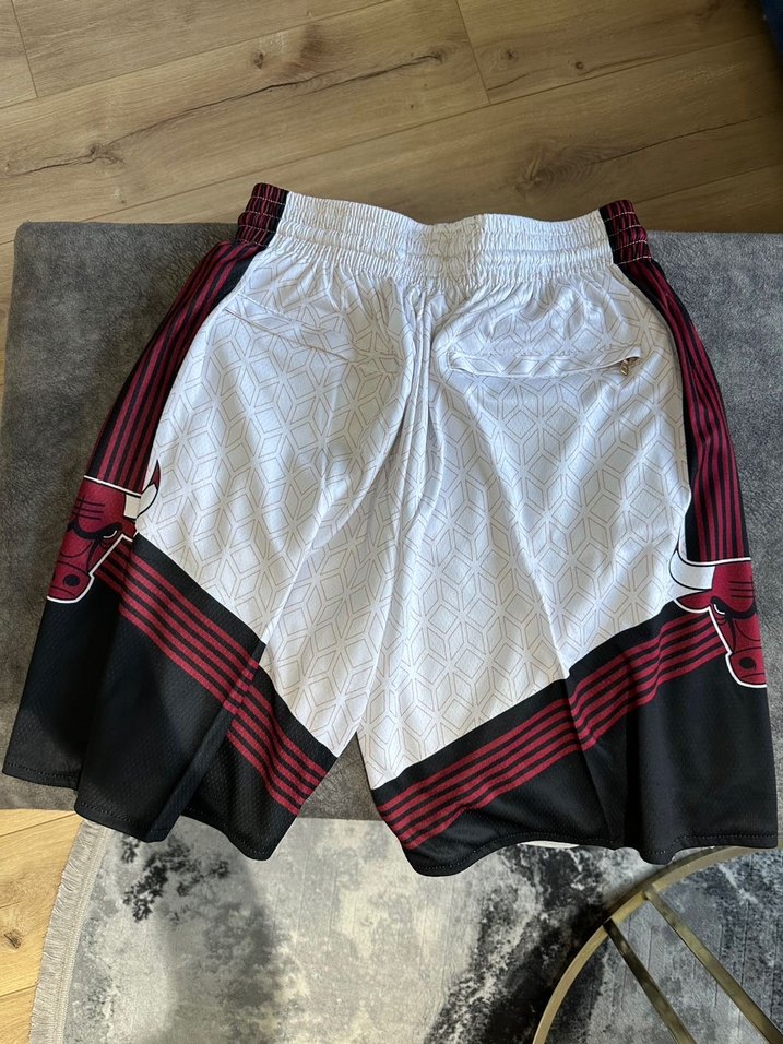Chicago Bulls şort - Görsel 2