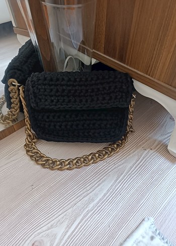 Zara Zincir Detaylı Siyah Örgü Kadın Çanta