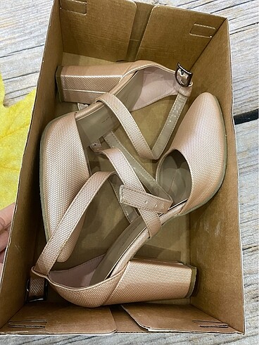 Topuklu ayakkabı - Görsel 6