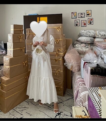 36 Beden Beyaz Elbise Etek Ucu Piliseli