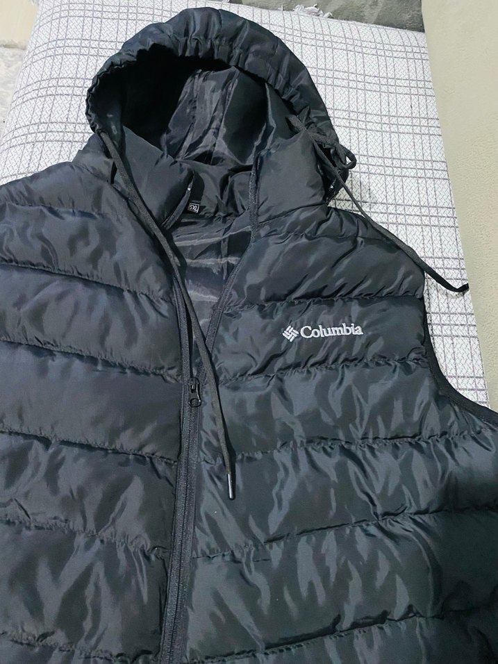 Columbia orjinal olmayan Siyah Kapüşonlu Şişme Yelek - Görsel 2