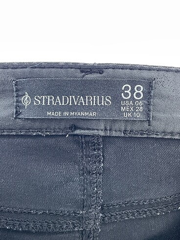 38 Beden siyah Renk Stradivarius Jean / Kot %70 İndirimli.
