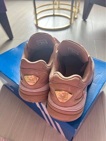 38 Beden ten rengi Renk Adidas