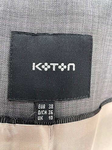 38 Beden gri Renk Koton Blazer %70 İndirimli.