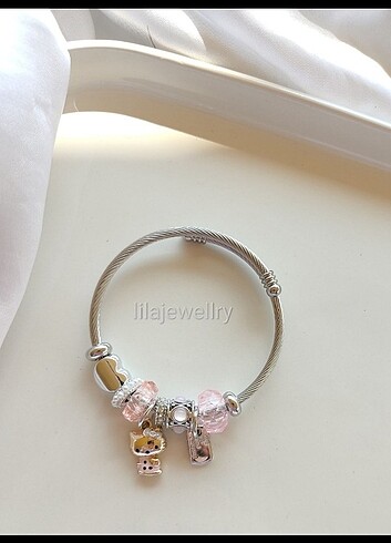 Pandora hello kitty charm ????