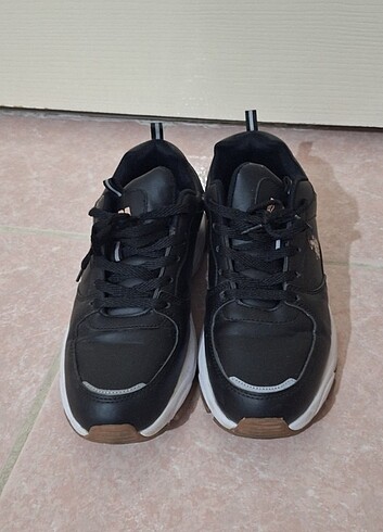 Sneaker