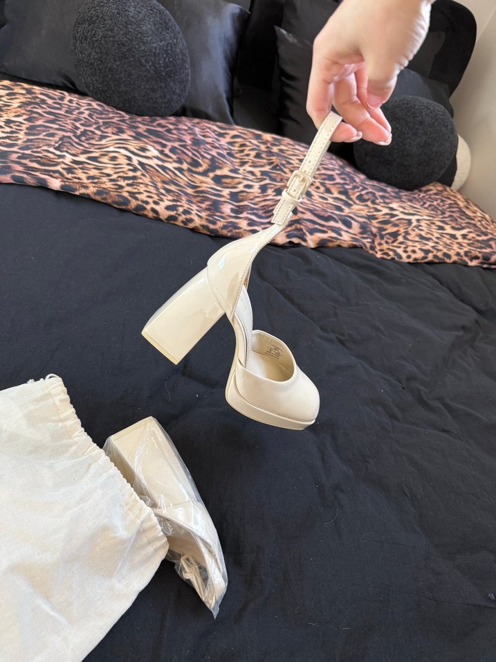 Beyaz Parlak Platform Topuklu Kadın Ayakkabı - Görsel 2